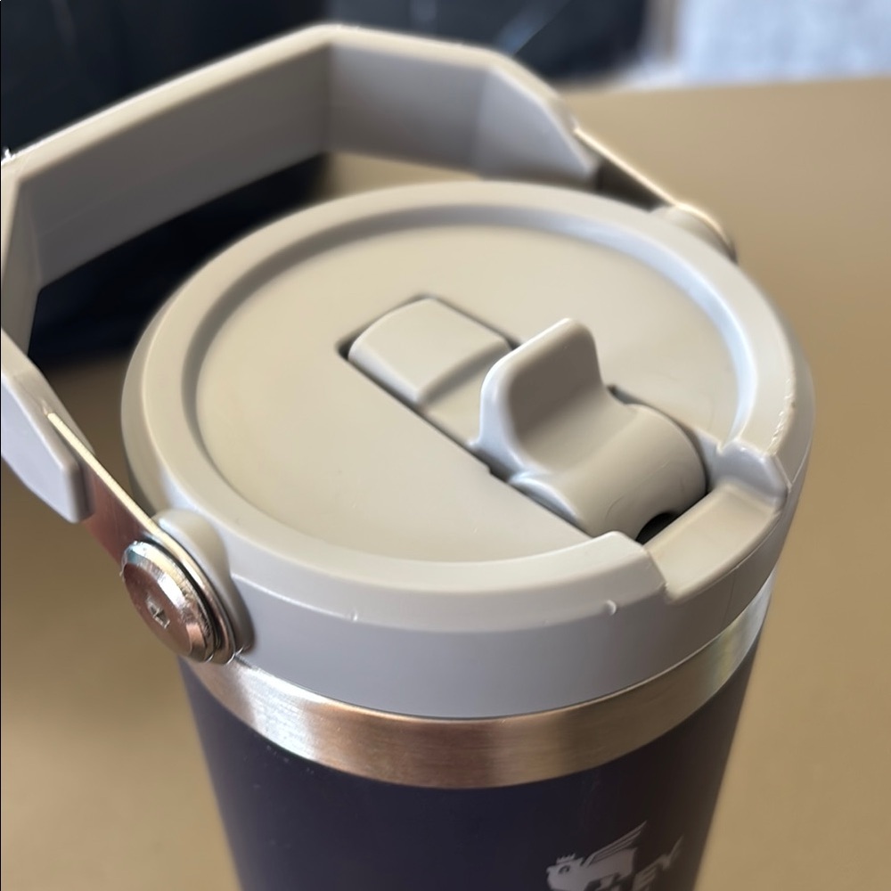 Stanley Insulated Travel Mug - Dark Purple 30 oz - Picture 3 of 5